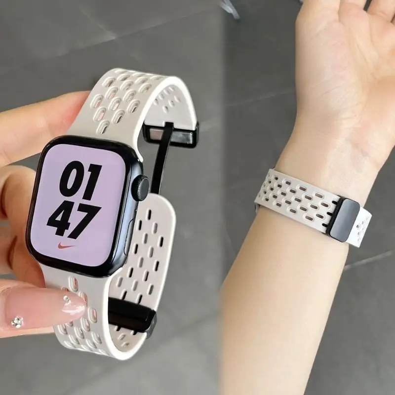 Magnetic band For Apple watch ultra 2 Strap 49mm 44mm 45mm 40mm 41mm 42 38 45 mm Silicone Bracelet iWatch Series 9 7 8 se 6 5 3