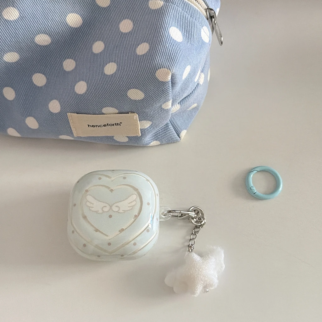 Niedliche Engel-Herzflügel Polka Dot Mädchenhafte Atmosphäre mit Anhänger Kopfhörer-Schutzhülle für Samsung Galaxy Buds4 Pro 3 Pro 2 Pro FE Live