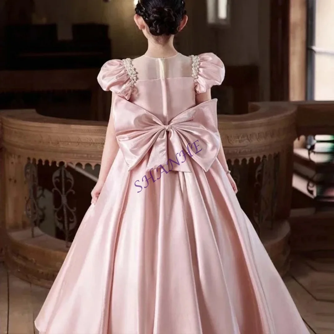 Abito da ragazza di fiore rosa personalizzato per matrimonio per bambini Abito da spettacolo principessa in raso con maniche di perle con fiocco Festa per bambini personalizzata B