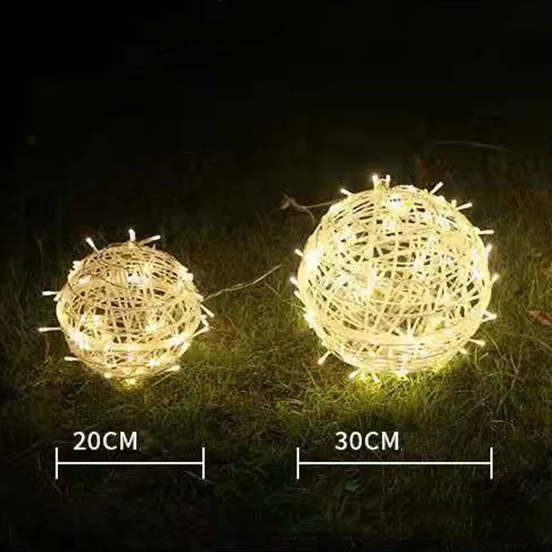 Boże Narodzenie LED Rattan Ball String Lights Outdoor 20CM 30CM Fairy Garden Lights Garland for Party Wedding Patio Tree Street Decor