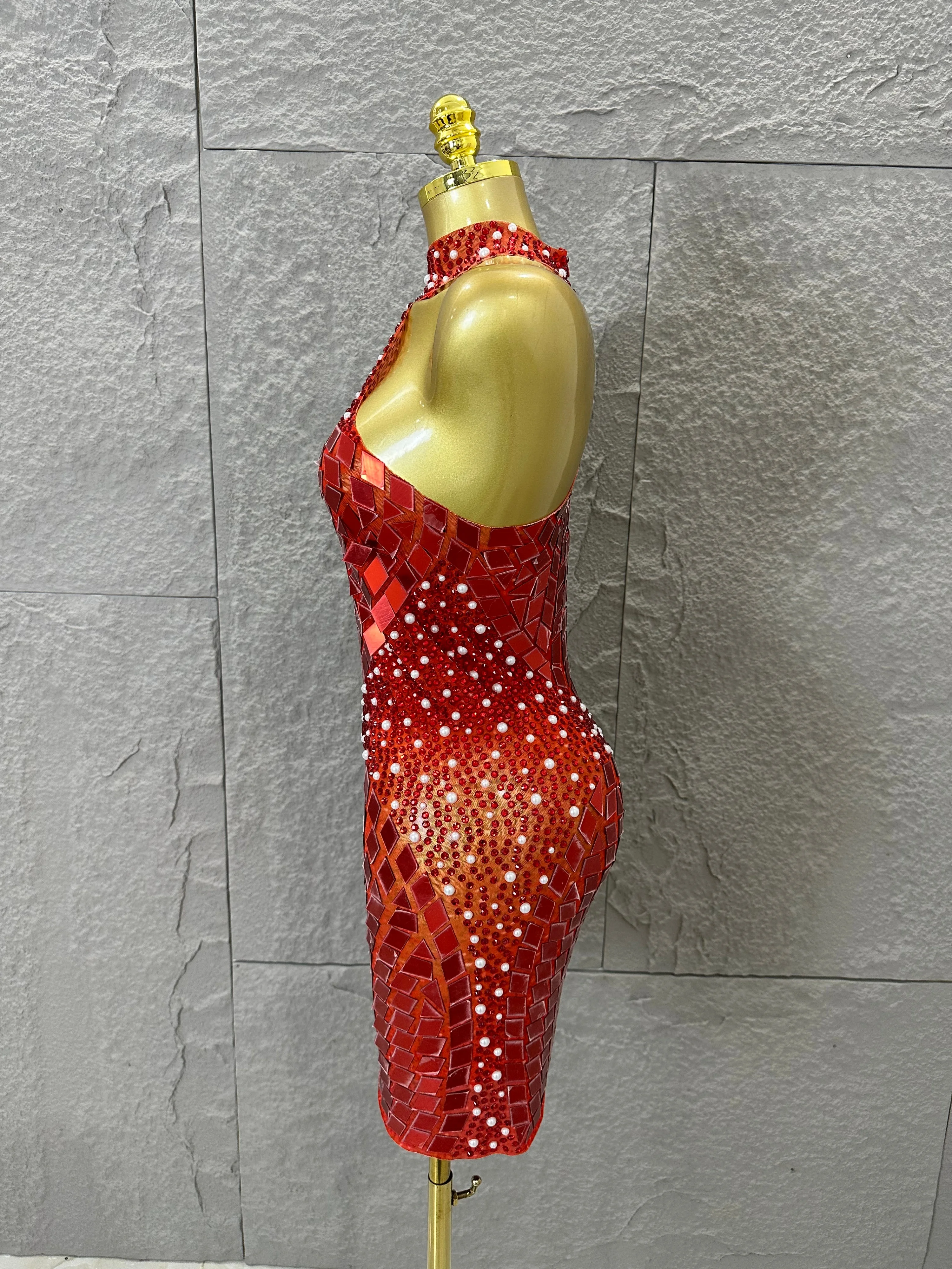 

Luxury Gold Red Halter Neck Bandage Mini Dress Diamond Mirror Pearl Embellished Bodycon Formal Evening Gown