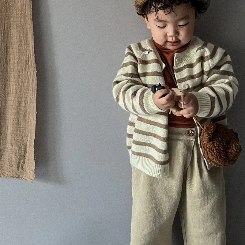 Spring and Autumn new children's clothing striped knitted cardigan, casual long sleeved sweater, outerwear raglan sleeves