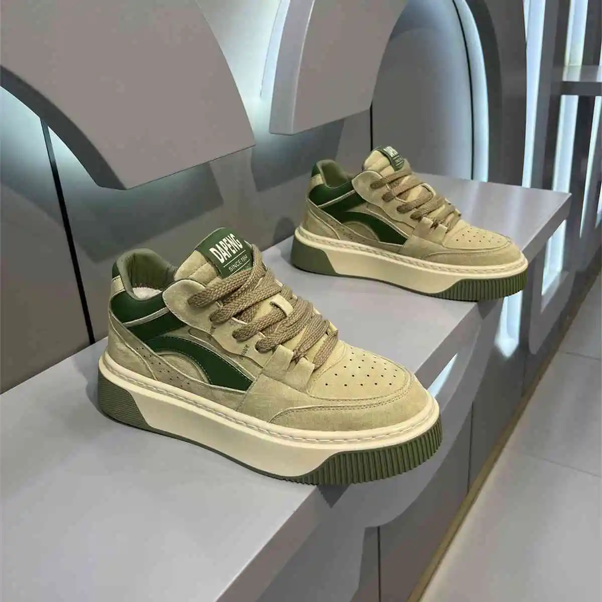 

Однотонная дышащая противоскользящая мужская обувь, осень 2023, новая мужская повседневная обувь, удобные легкие кроссовки на толстой подошве