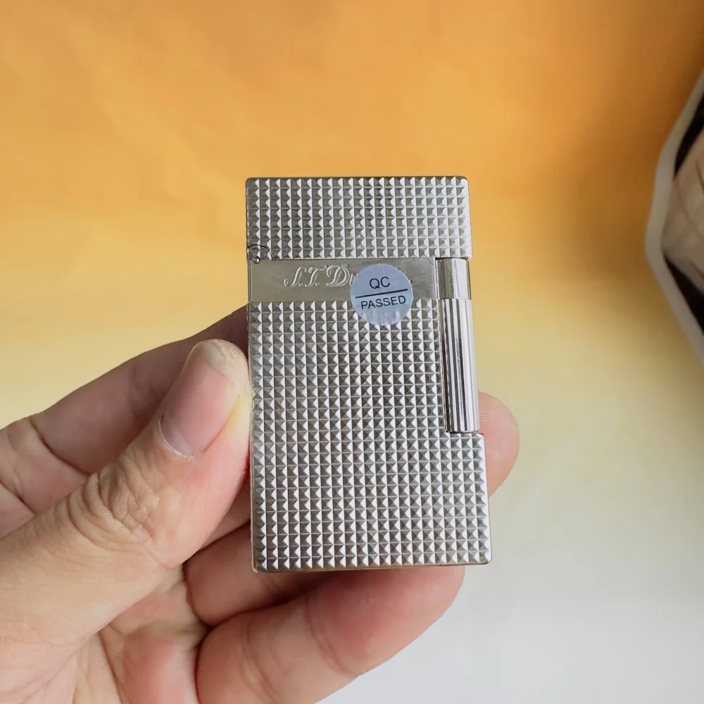 Dupont lighter Luxe merk aansteker, met een helder en luid geluid, een perfect cadeau voor mannen, inclusief gepersonaliseerde accessoires. Dupont  Logo