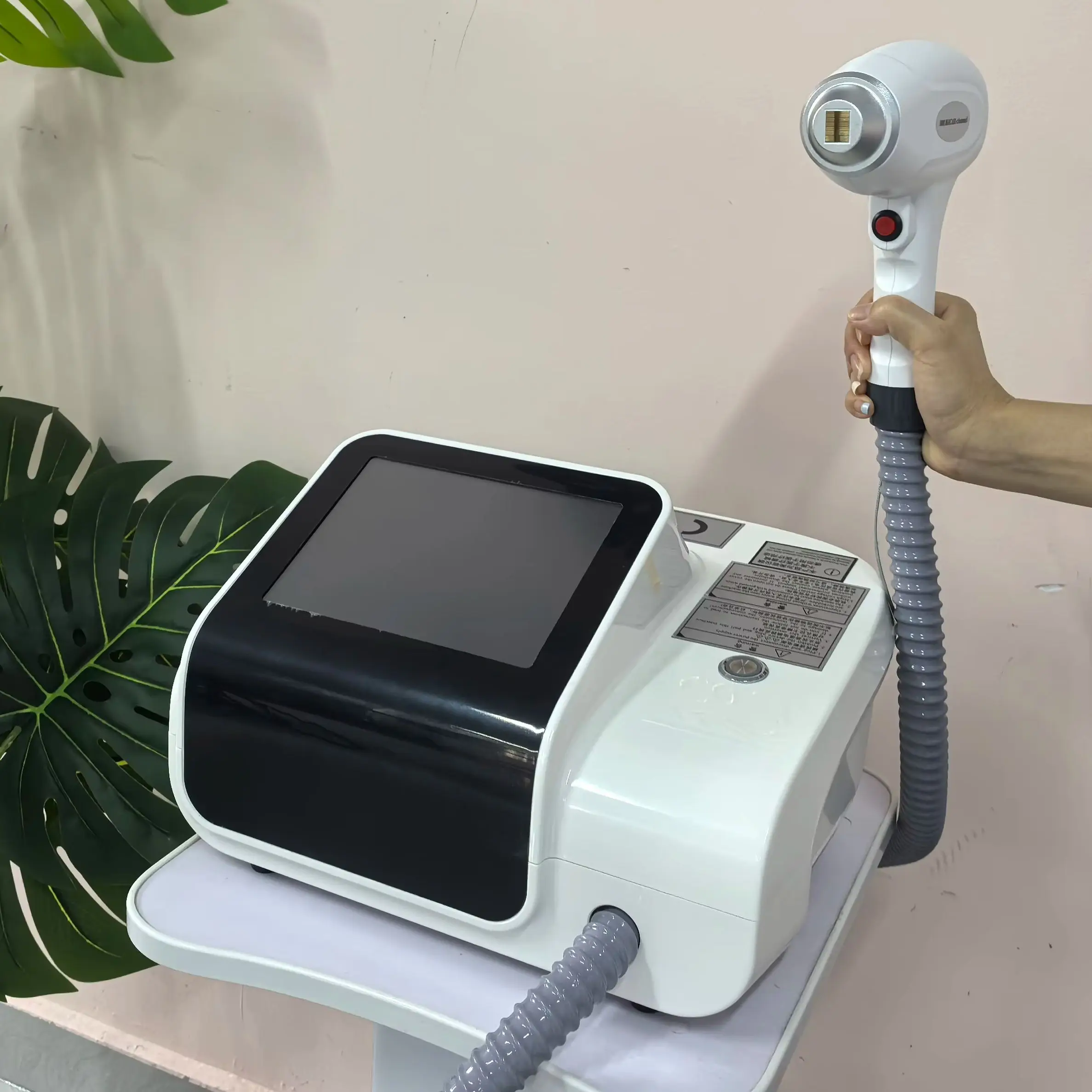 Mini Professional Diode Lase Hair Removal Device 4000w HighPower 755nm 808nm 1064nm Painless Permanent Alexander Cooling Handle