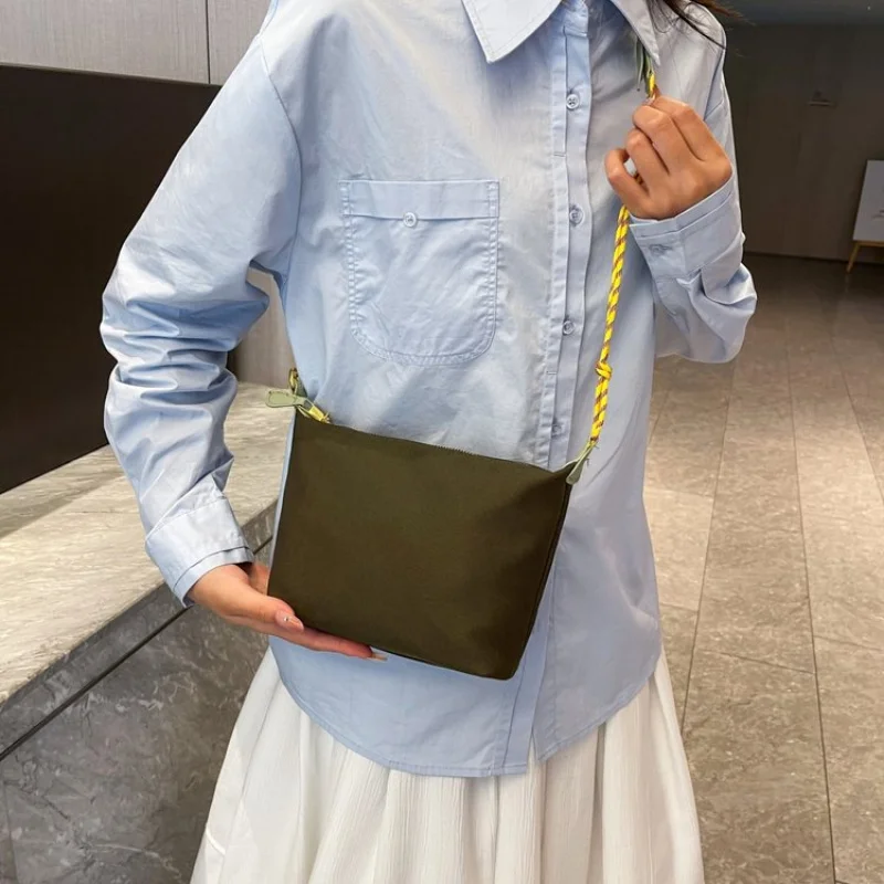 

Popular Classic Leather Women's Messenger Bag High-End Luxury Brand Trendy Elegant Minimalist Commuter Vintage Daily Bag​