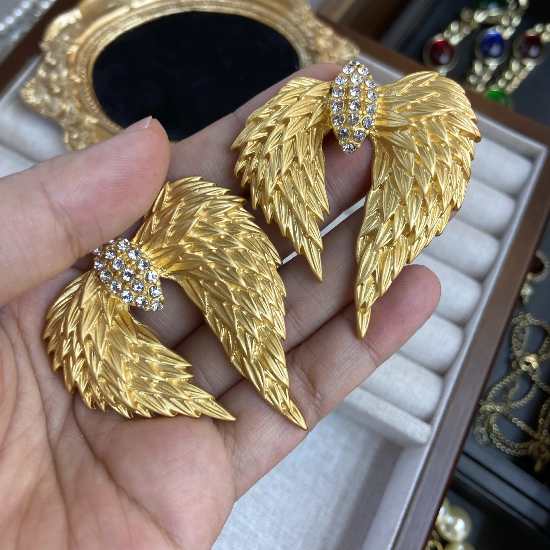 Women Wing Feather Gemstone Earrings Vintage 18K Gold Plated Embossed Brooch Ring