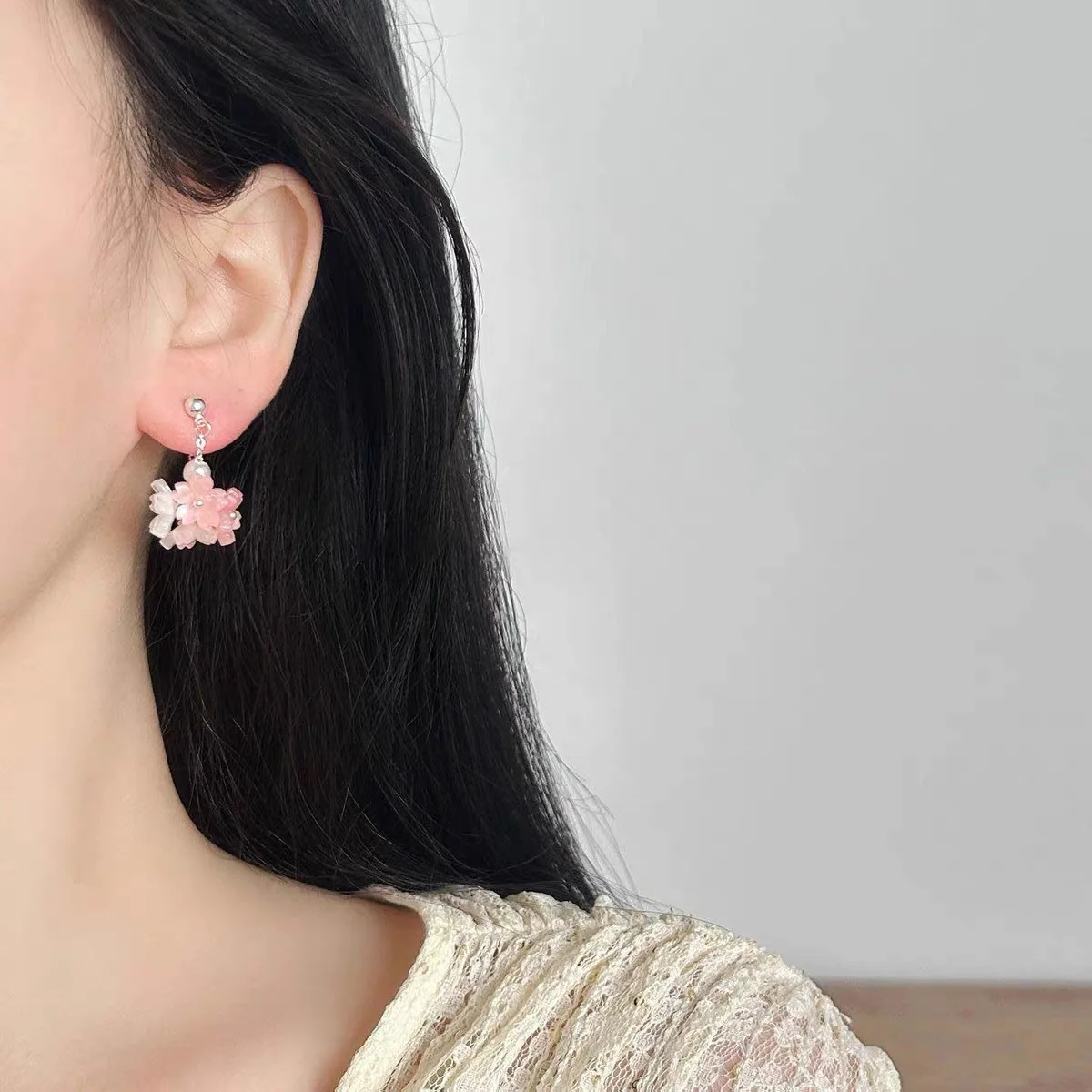 Sweet Fresh‑Style White Flower Earrings, Korean‑Style Cool Elegant Versatile Stud Earrings, New Spring‑Summer High‑Grade Ornate Ear Jewelry