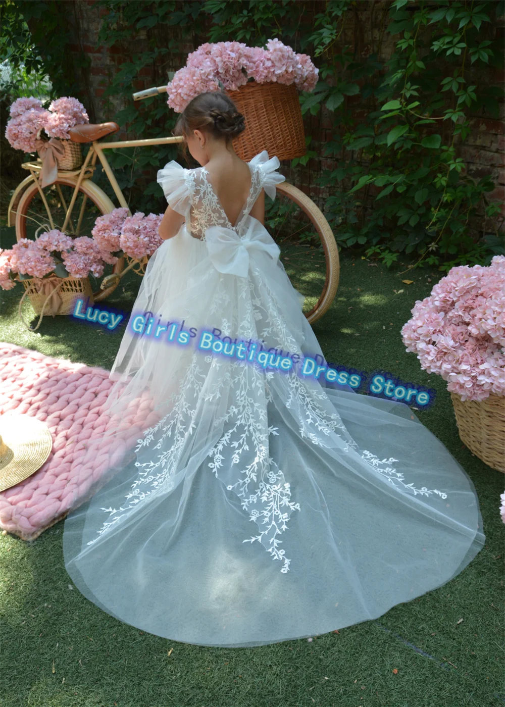 Flower Girl Dress Elegant White Tulle Fluffy Lace Printing Appliqué Princess Kids Birthday Wedding Party Ball Communion Gowns