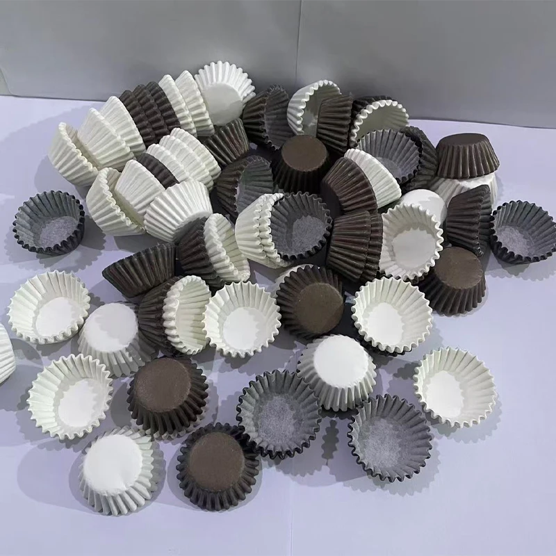 100pcs200pcs500pcs1000pcs branco/café-colorido mini copos de papel de bolo, copos de cozimento redondos de 0,98 polegadas, para cozinha doméstica, aniversários, cozimento de férias-perfeito para presentes para família e amigos, mini moldes de bolo, suprimentos de cozimento de sobremesas, suprimentos de cozinha divertidos