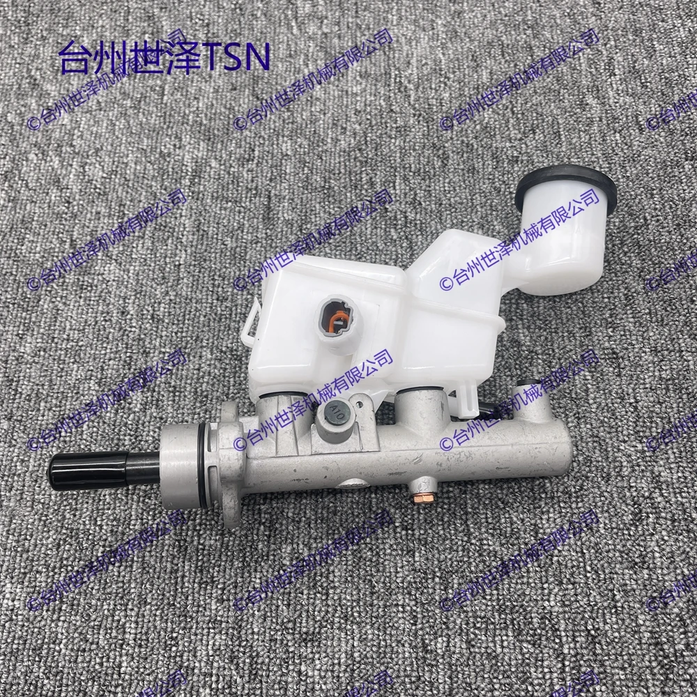 Brake Master Cylinder For TOYOTA COROLLA (__E12_) 1.6 ZZE122 ZZE120 2004-2016 47201-02400 47201-02410