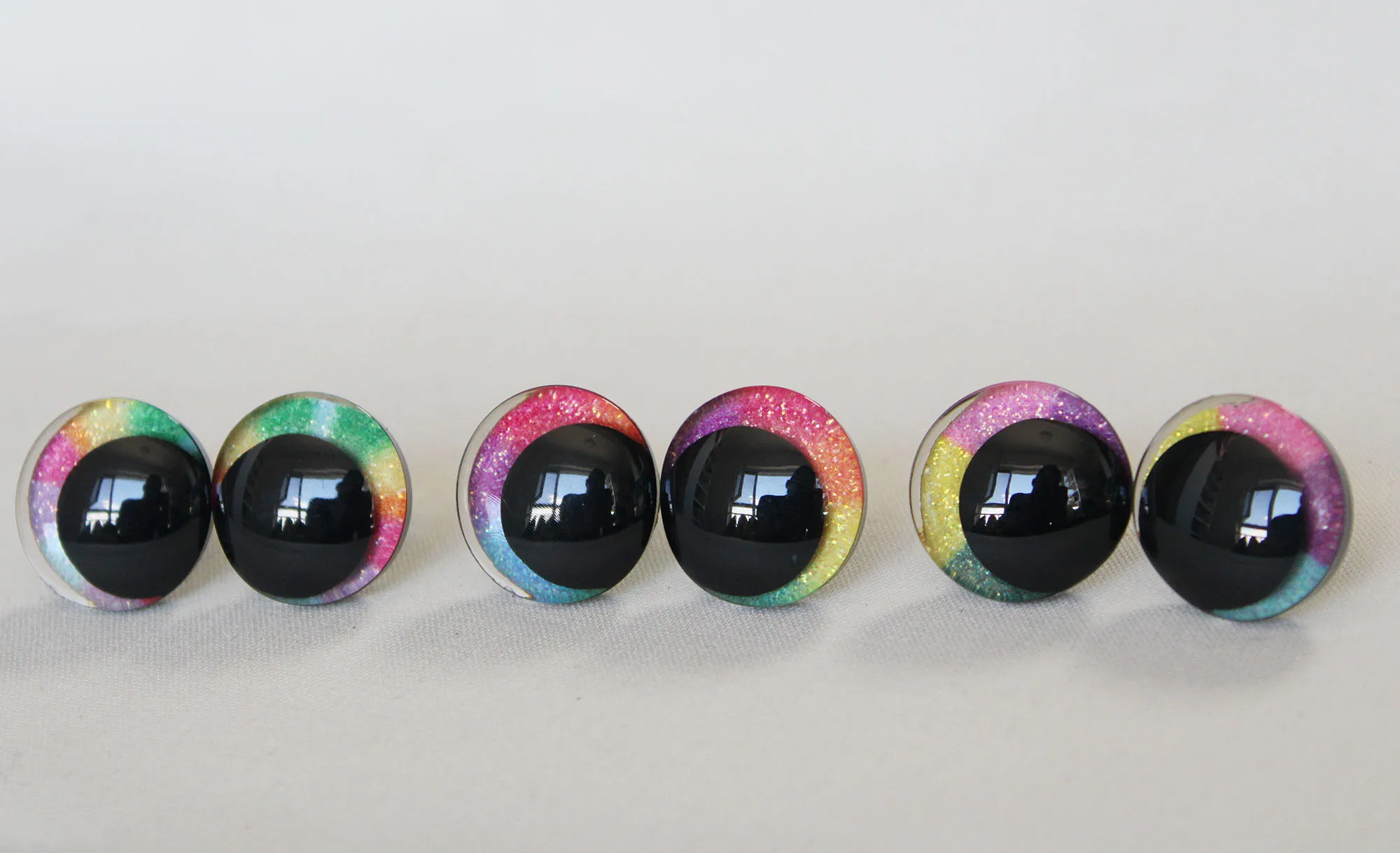 NEU 10PCSt 25mm 30mm neue komische 3D REGENBOGEN Glitzer Spielzeugaugen lustige Puppenaugen mit Unterlegscheibe 19 Farben Option