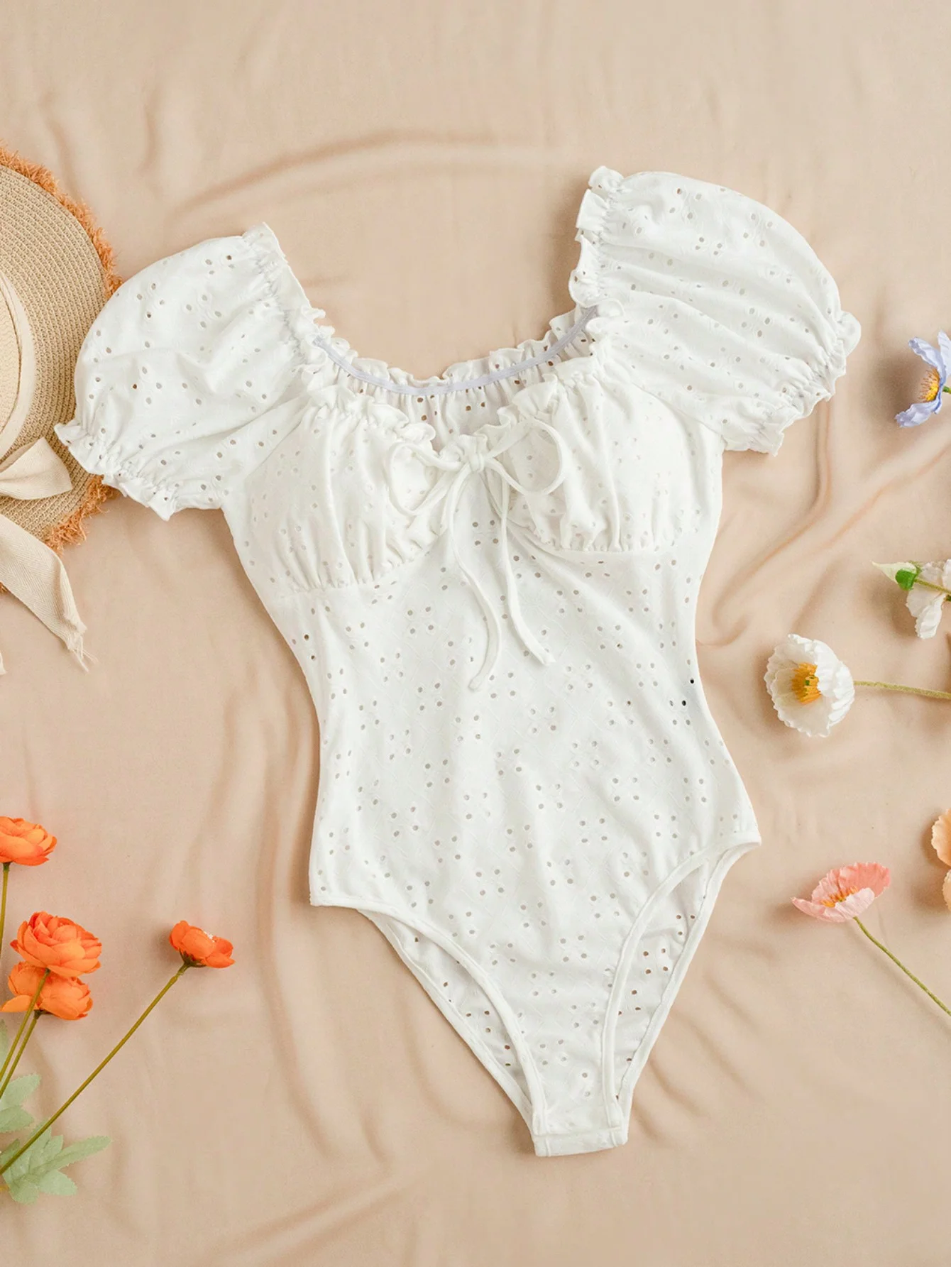 ملابس سباحة نسائية مثيرة ذات قصة منخفضة من Peplum برباط وأكمام قصيرة قطعة واحدة ملابس سباحة عصرية مناسبة للنساء العصريات