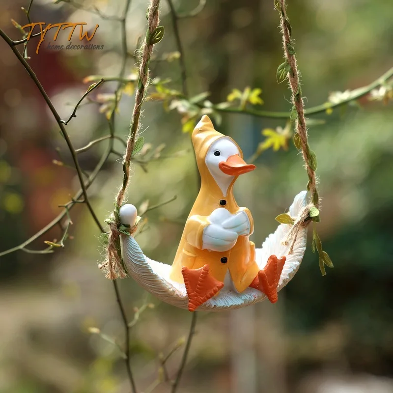 Countryside Cute Little Yellow Duck With Feather Swing Hanging Decoration Garden Balcony Courtyard Home Decor