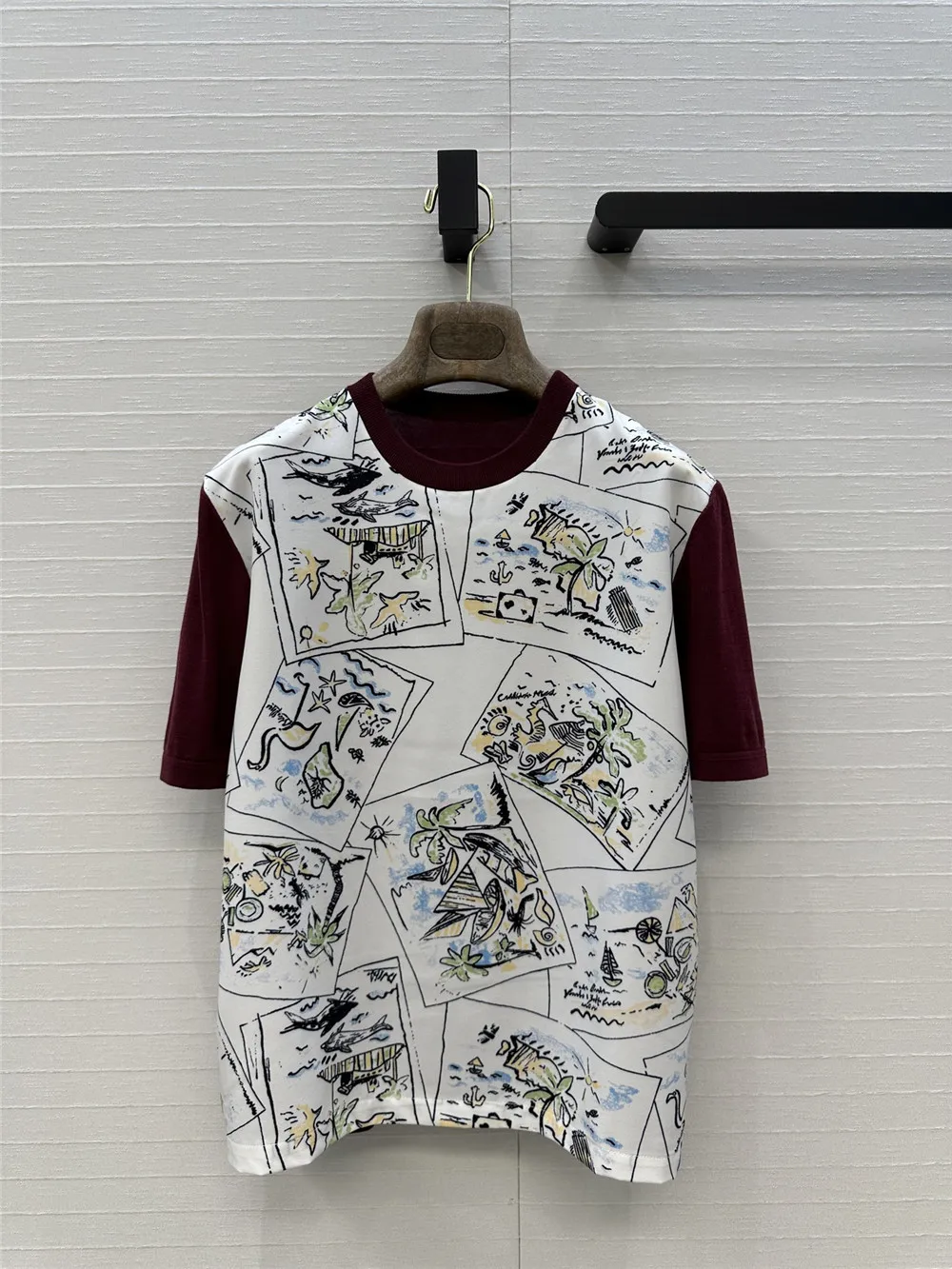 

Женская ранняя весна, новая повседневная универсальная футболка из смесовой шерсти с круглым вырезом и контрастным принтом, топ