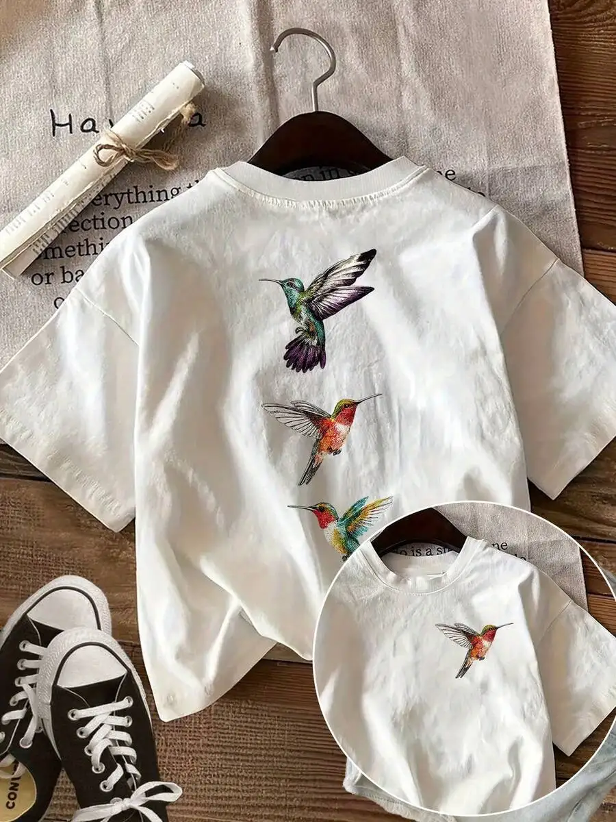 

Casual Short Sleeve Round Neck T-Shirt With Hand-Painted Hummingbird Graphic, Loose Fit, Summer Women Tee