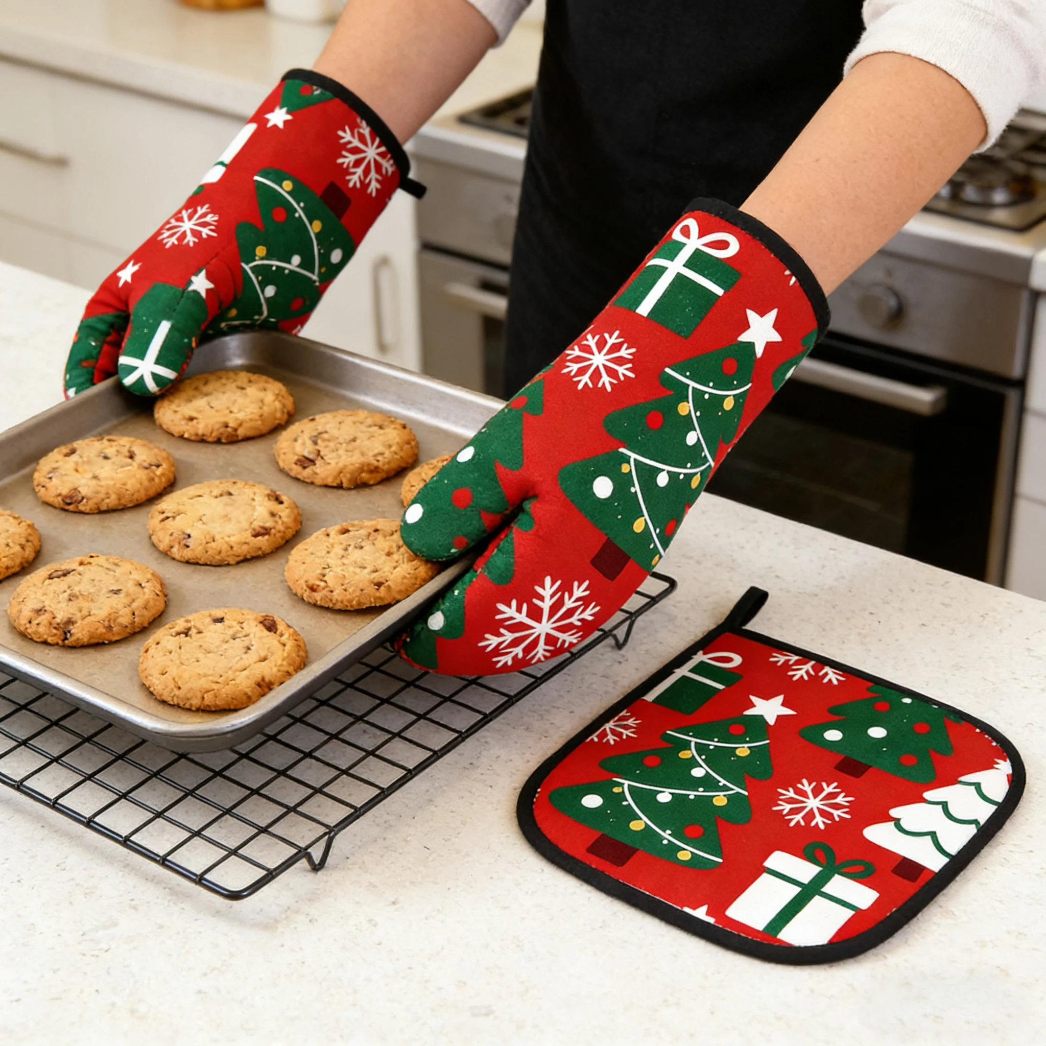 

2 шт./компл. утолщенные термостойкие прихватки для духовки, изолированные перчатки для микроволновой печи, кухни, выпечки, противоожоговая рождественская тема