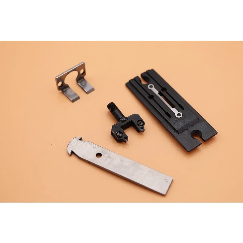11 Pocket-hole Sewing Machine APW-896 Bag Opening Machine Position