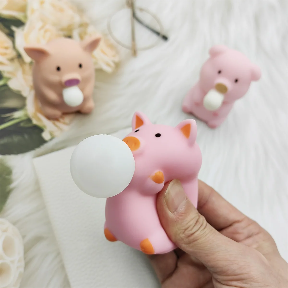 

HOT SALE Novelty Funny Squeeze Spit Bubbles Pink Pig Toys Creative Decompression Squeeze Spit Bubbles Children Venting Toys