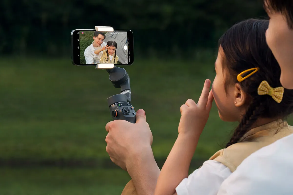 スマホアクセサリー dji OSMO MOBILE 6 FILL LIGHT P CLAMP Buy DJI OM Fill Light Phone Clamp - DJI Store