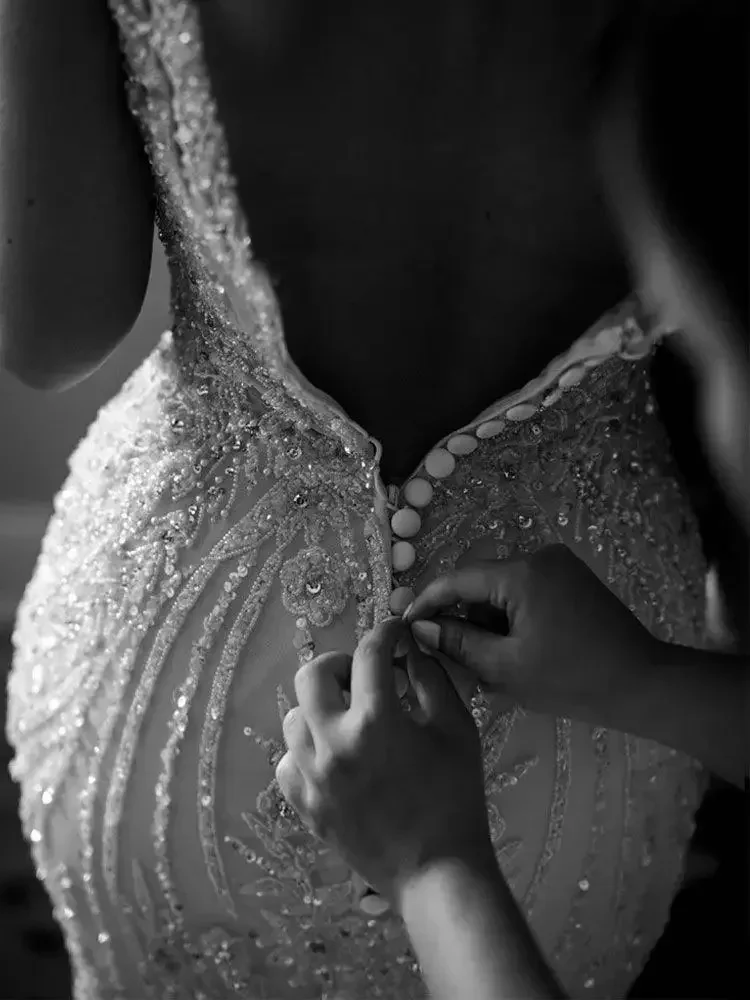 맞춤형 반짝이 비즈 스팽글 인어 웨딩드레스 캐시드럴 트레인 스파게티 스트랩 브라이덜 가운