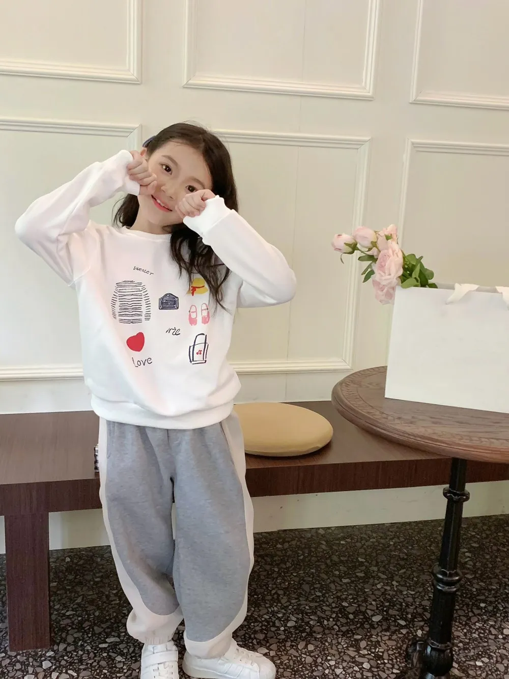 

baby clothes girls tops boys clothes Cartoon pattern white long sleeved pullover casual Round neck sweatshirt