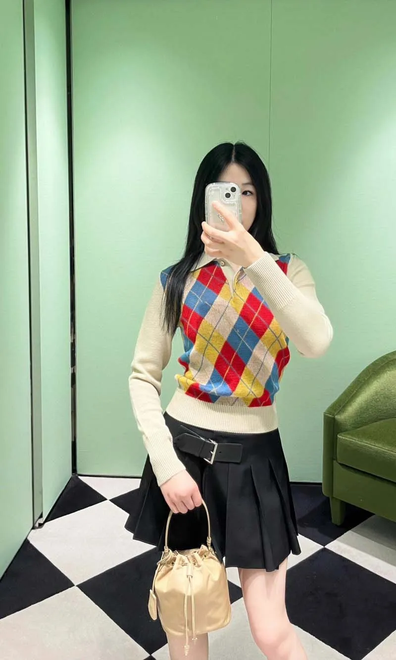 

Girls' style women's sweater, fashionable, youthful, energetic, sweet, anti-aging, diamond grid cashmere pullover sweater