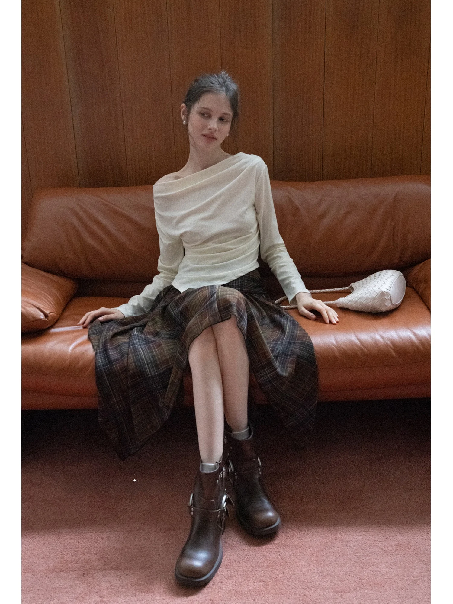 

Женская футболка Eggka с длинным рукавом, новинка ранней осени, с эффектом утяжки талии, облегающая, на одно плечо, с открытым вырезом, влагоотводящая