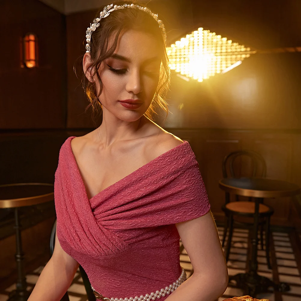 

Свадебная повязка на голову с жемчугом, аксессуар для волос с металлическими листьями, свадебная повязка на голову для невесты, элегантный дизайн, красивый аксессуар для волос для женщин