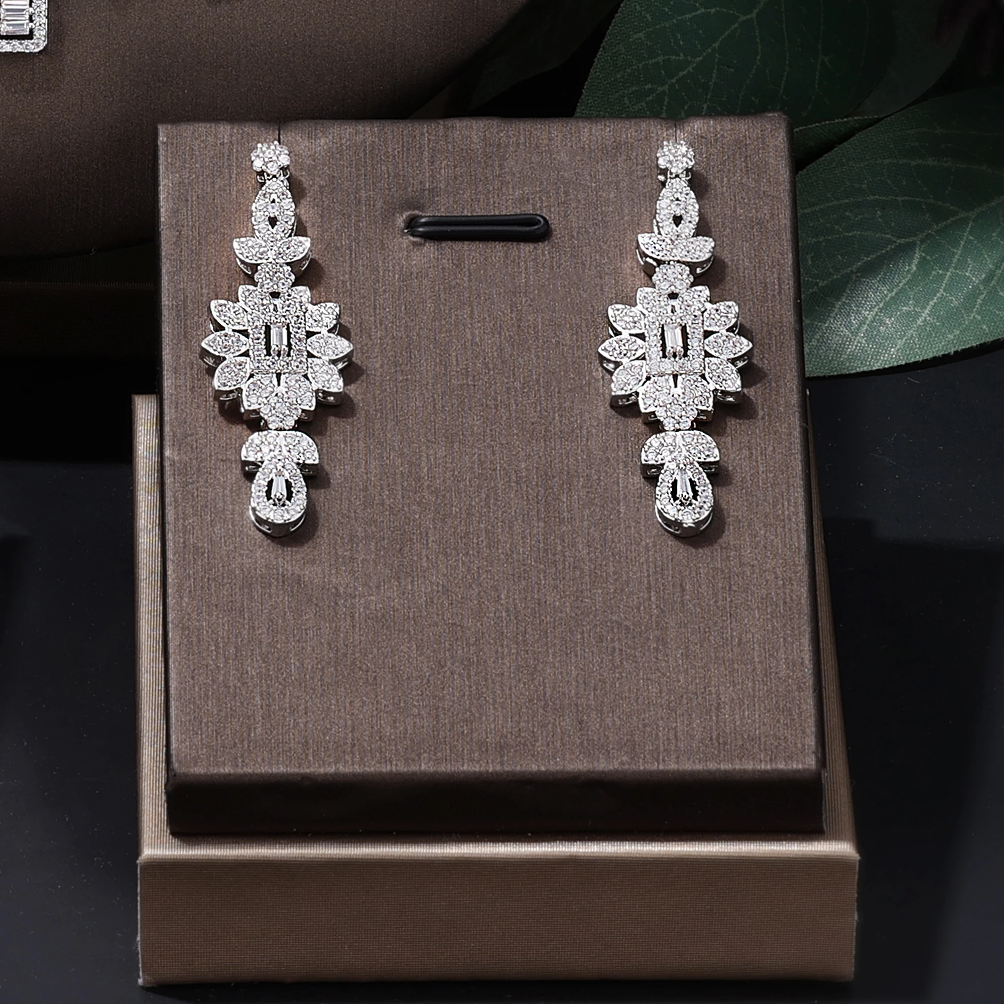 

Luxury Dubai White Zirconia Bridal Wedding Jewelry Set Fringe Drop Necklace Earrings Bracelets Rings 4pcs Sets for Women