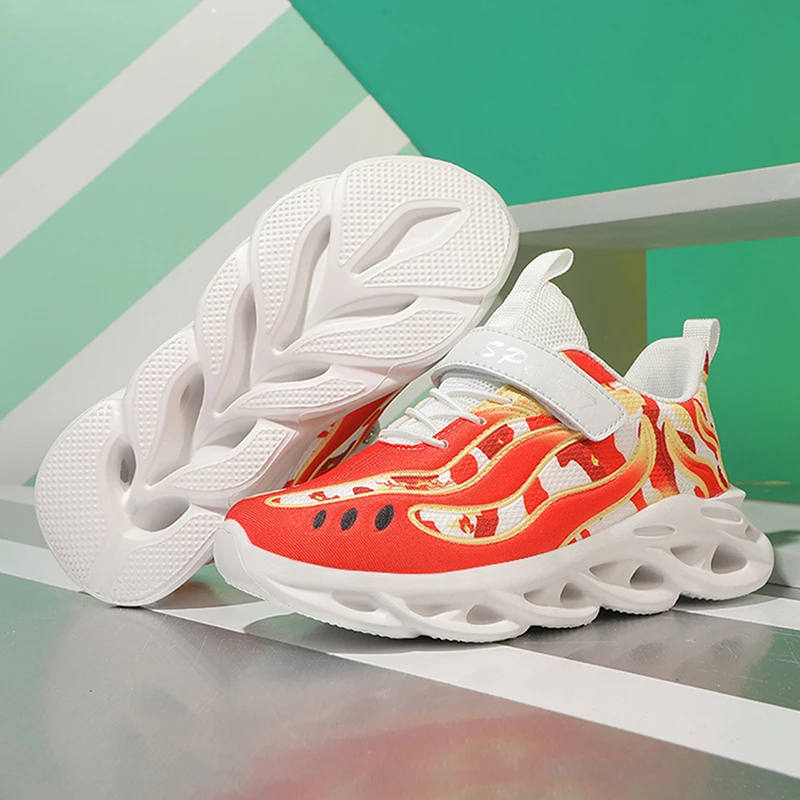 

Пара очень легких, мягких, прочных и удобных детских спортивных сандалий для бега MF-111ZZ.