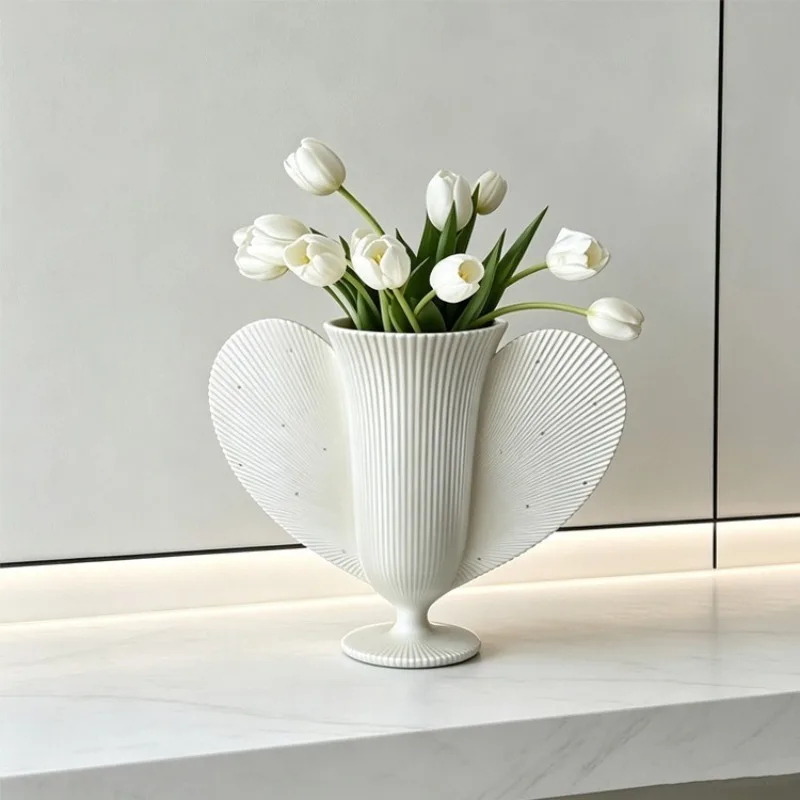 Luxury Vases Creative Elegant Butterfly Shaped Flower Vase Modern Home Desk Decorations Aesthetic Flower Pots Interior Decor