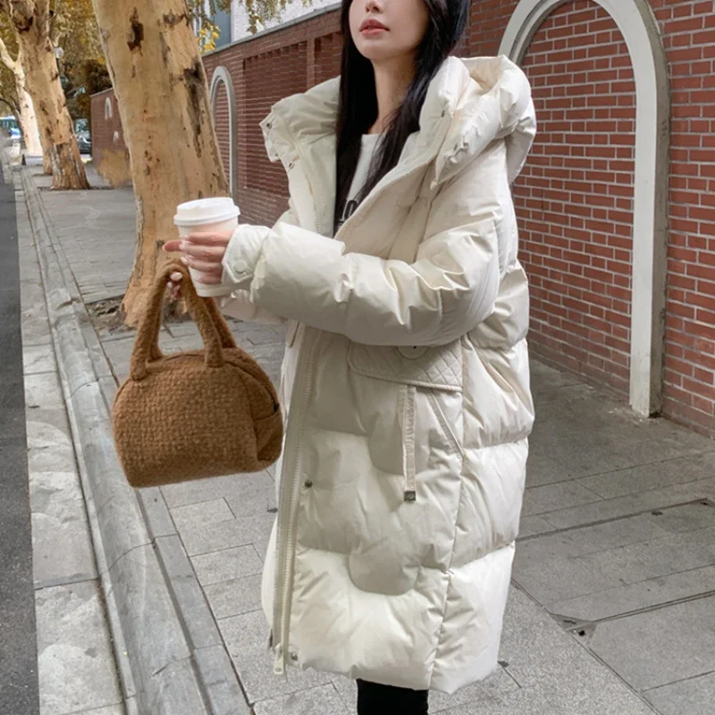 Chaqueta de plumón de longitud media para mujer, nueva moda de invierno, plumón de pato blanco, chaqueta gruesa y cálida con capucha, abrigo informal holgado con cuello levantado