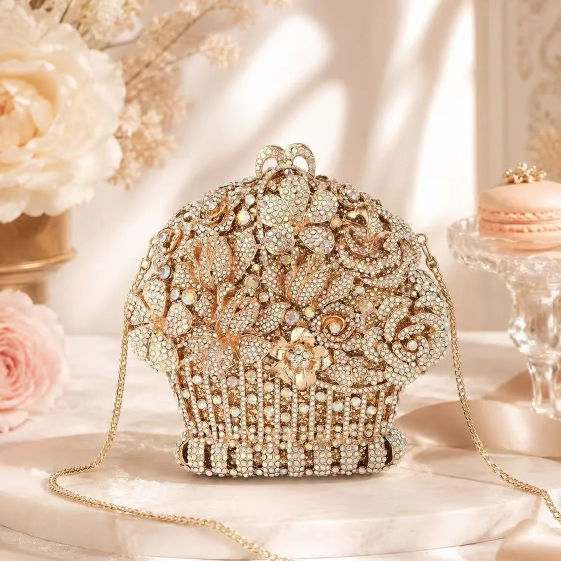 diamond-encrusted dinner bag, flower basket shape diamond-encrusted messenger bag, wedding party dress with clutch bag