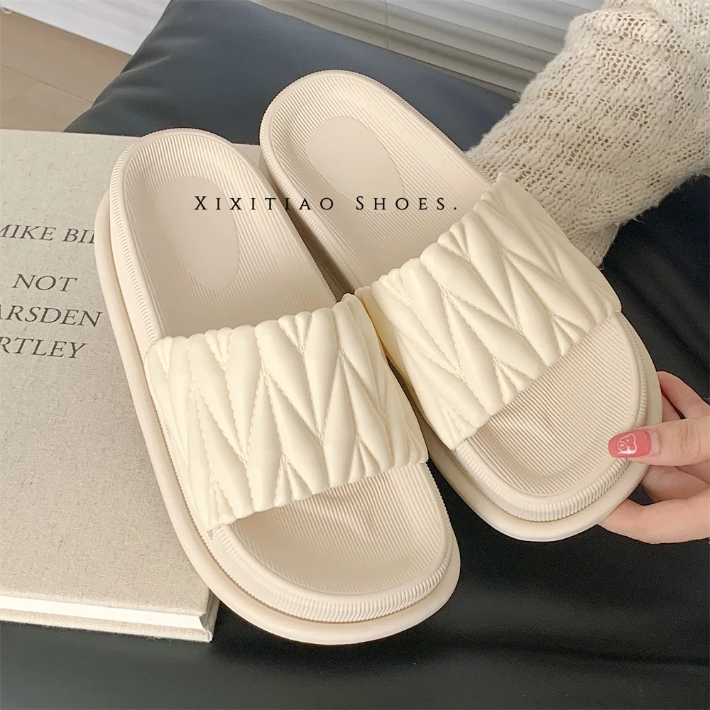 Versatile Thick Sole Pleated Slippers Women Summer Wear Outdoor Anti Slip Beach Sandals For Women