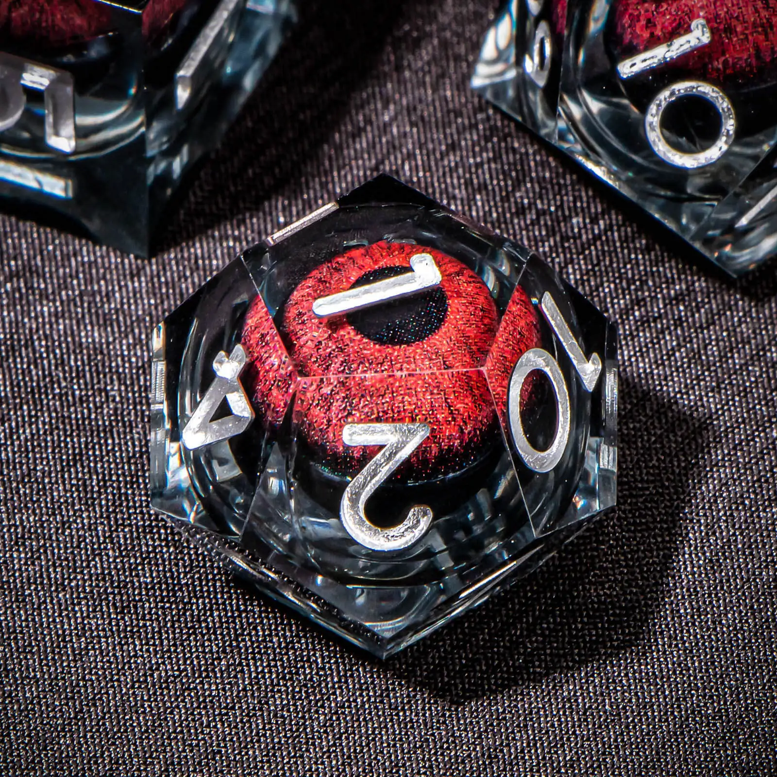 DND 액체 코어 아이 수지 주사위 세트 7피스, 날카로운 가장자리 수제 다면체 주사위 세트 던전 및 드래곤에 적합