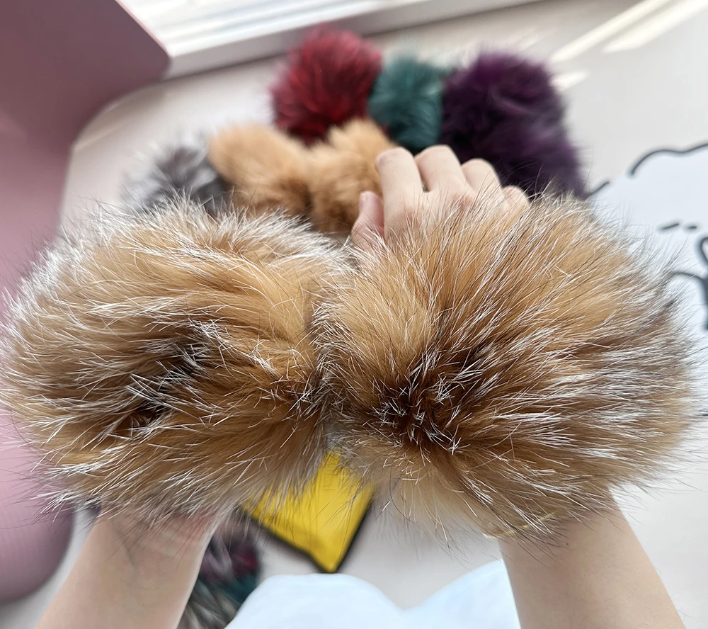 2026 New Style Fox Fur Cuff Arm Warmer Lady Bracelet Real Fur Wristband Glove High Quality Fox fur Cuffs Hot Sale Wrist Warmer