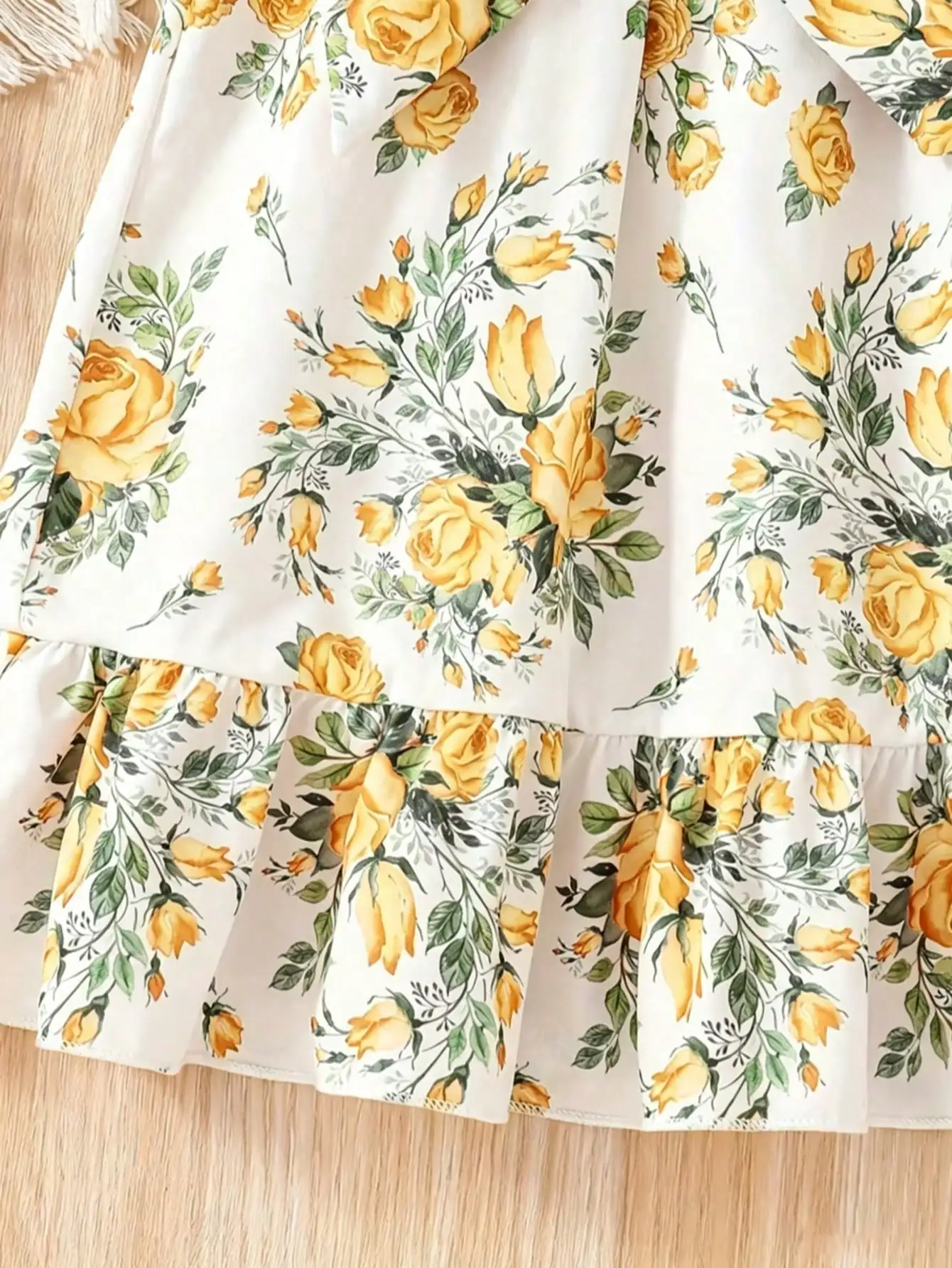 Lässiges Kleid mit Blumenmuster für Kinder, bequemer Rundhalsausschnitt, ärmelloses Kleid mit Taillenbund, mittellanger Rock für Mädchen. – Detail 7
