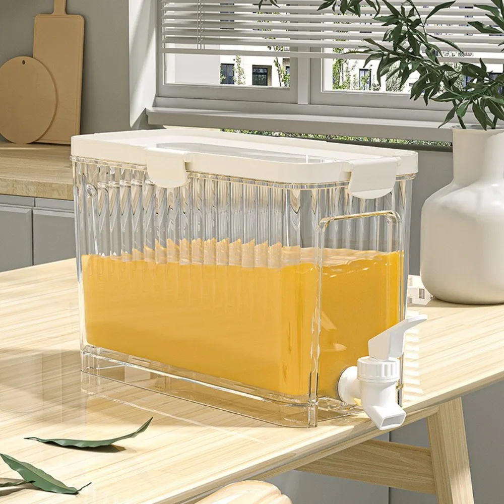 

Large Capacity Cold Water Pot Seal with Faucet Fruit Tea Drink Bucket Practical Beverage Dispenser Kitchen Refrigerator