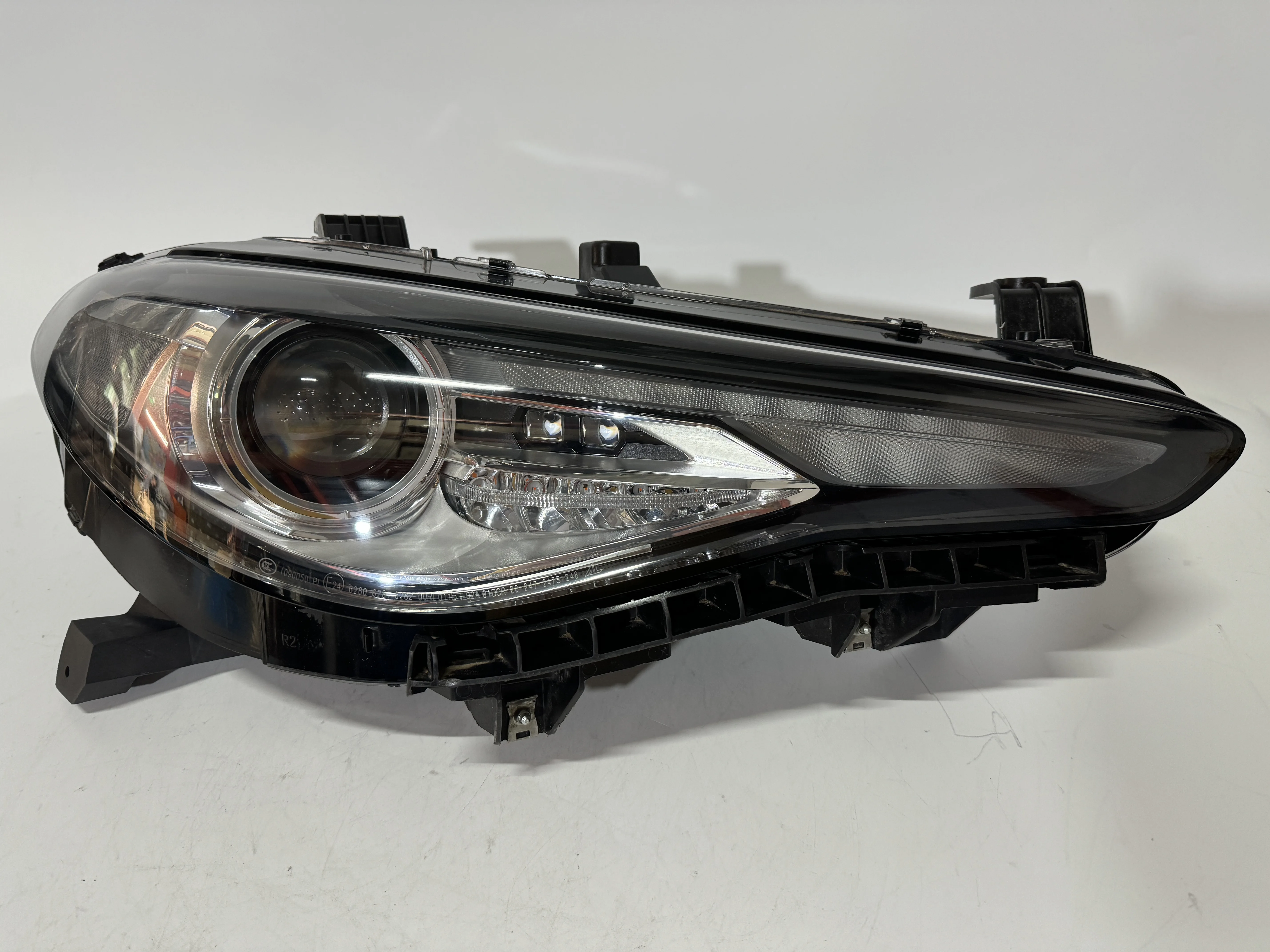 Fit For Alfa Romeo Giulia Headlight 2015-2022 Alfa Romeo Giulia Xenon Headlamp 1 Module Version European Version For Replacement