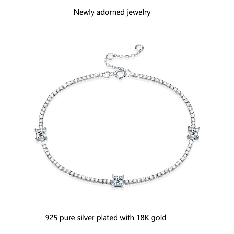 

A minimalist and elegant single-row Moissanite tennis bracelet made of pure silver S925, featuring high-quality Moissanite stone