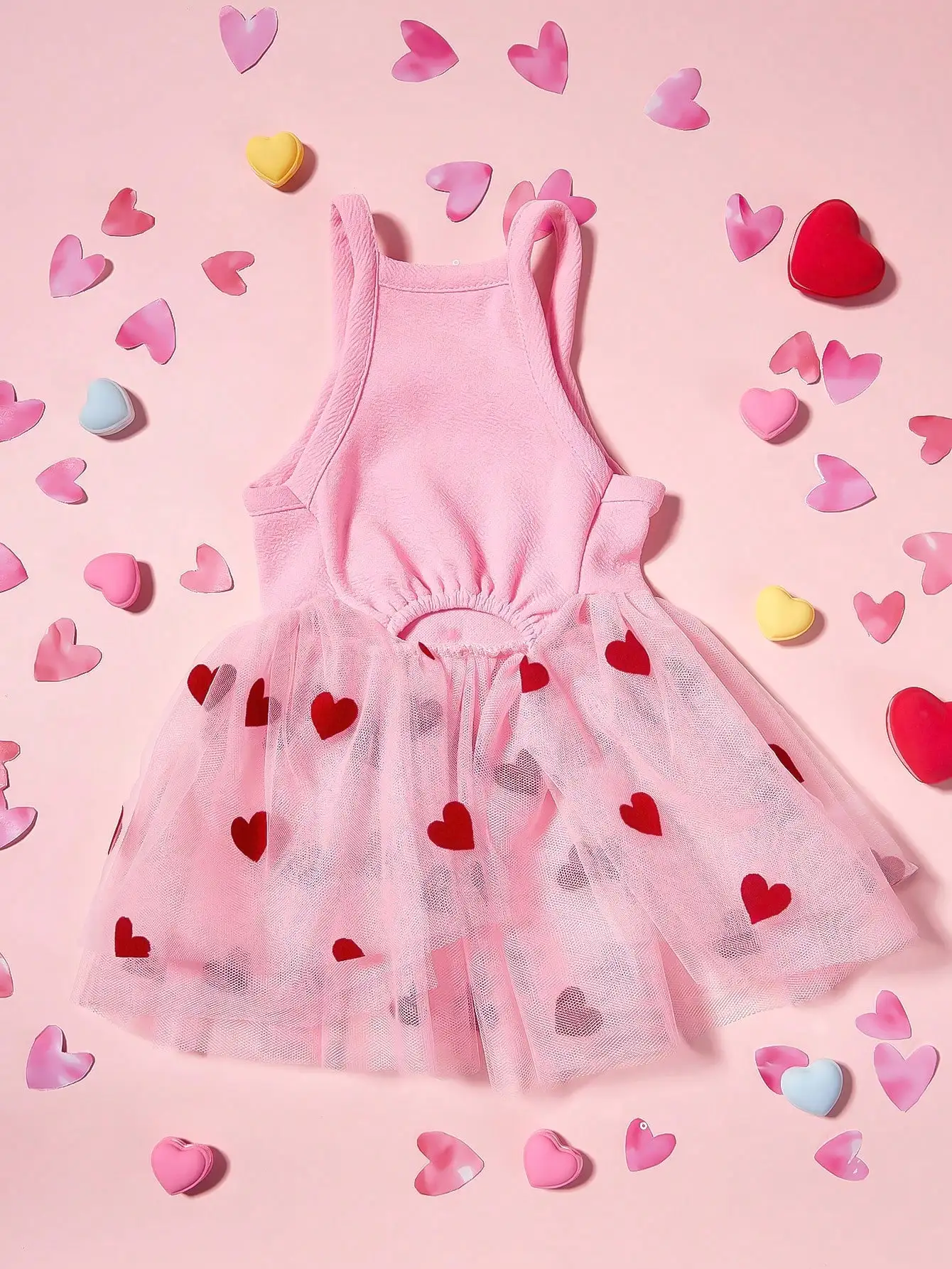 Vestido Rosa para Mascotas con Falda de Tul con Estampado de Corazón Rojo y Decoración de Lazo para Perros