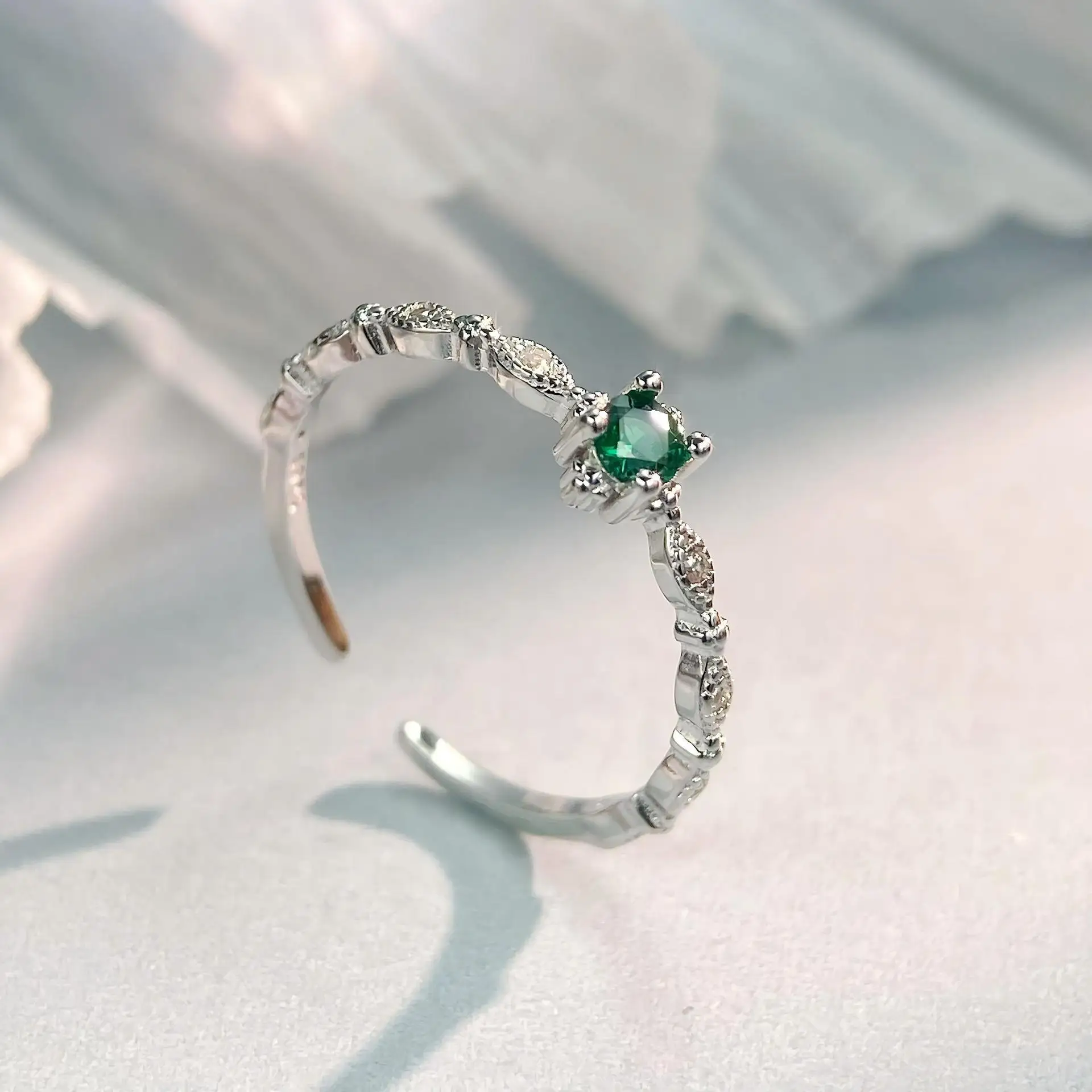 Silver Open Ring Women Luxury Emerald Zircon Finger Ring Minimalist Design Adjustable Index Finger Band Fashion Daily Jewelry