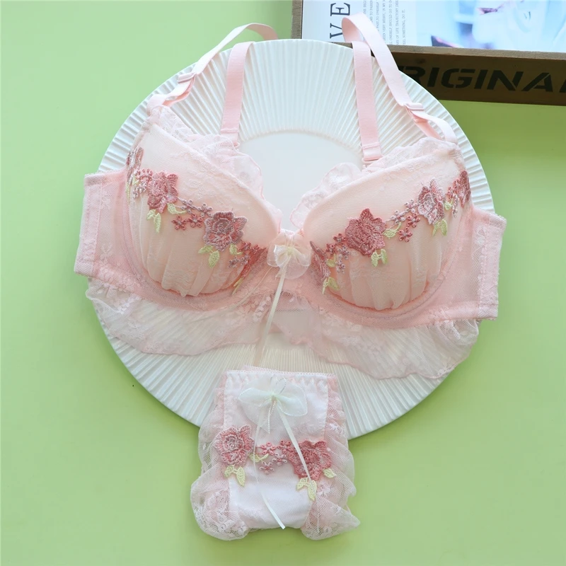 Summer thin underwear set sweet lace Japanese pink cute girl bra big chest small chest gathered sexy lingerie panty