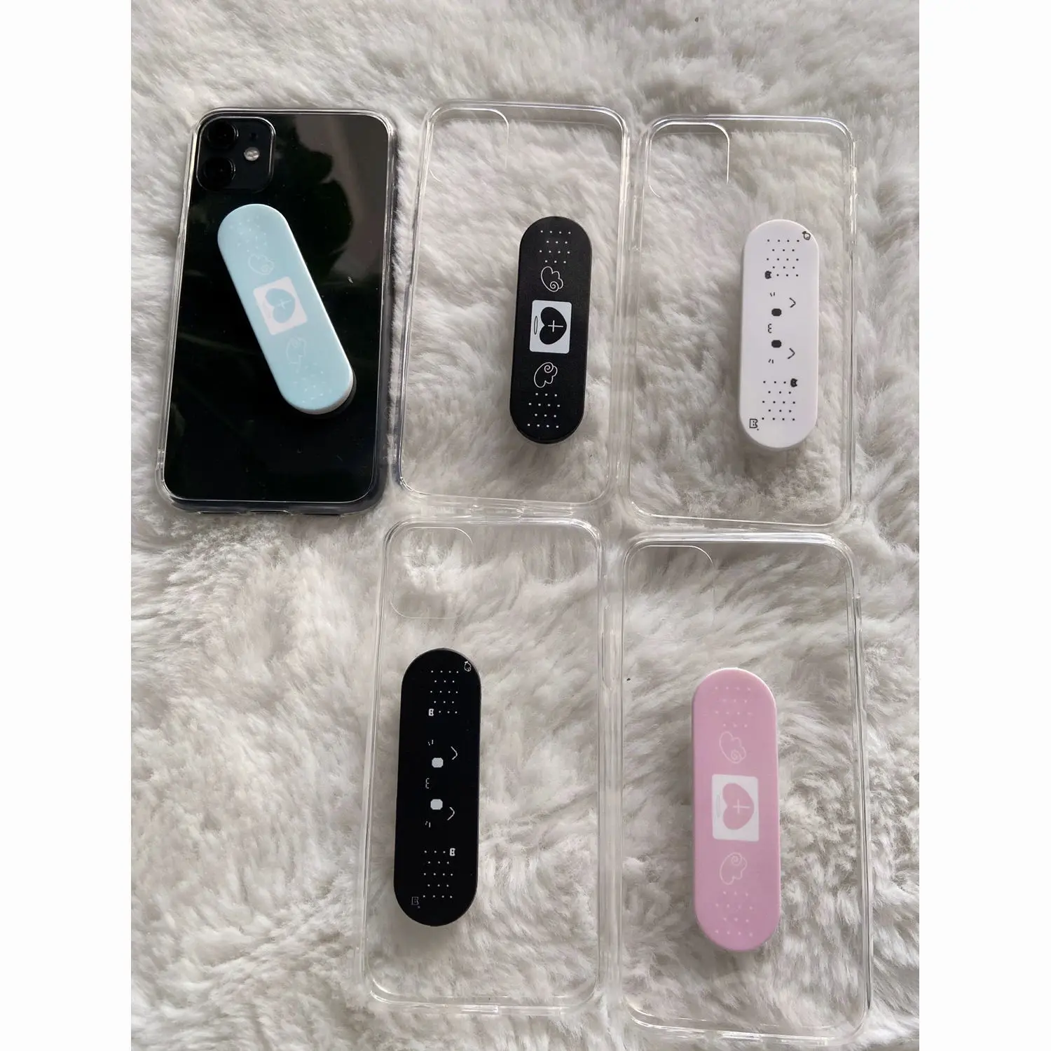 

Cute Bandage Design Push-Pull Phone Grip Holder Adhesive Sliding Phone Stand Anti-Drop Finger Strap for All Smartphones