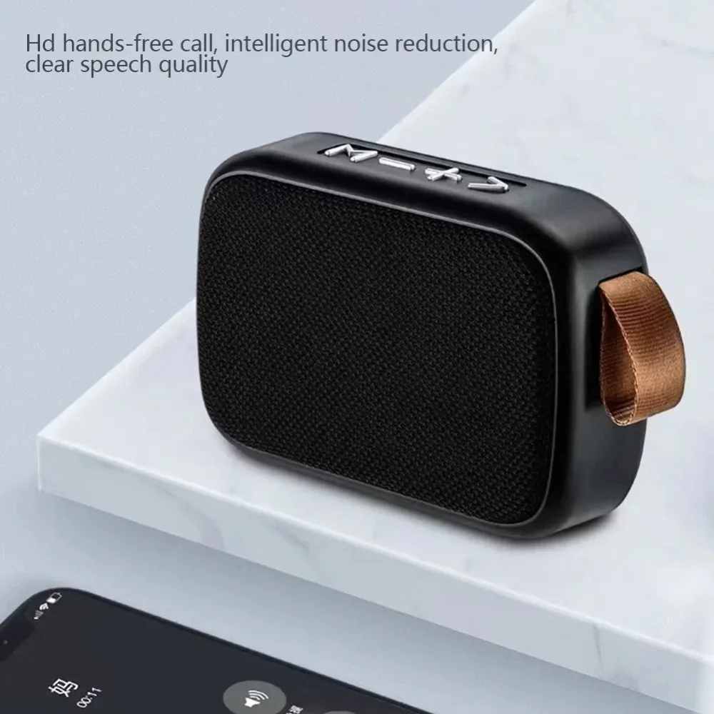 مكبر صوت لاسلكي محمول عالي الجودة بطاقة TF إدراج البلاستيك راديو FM باس SuBwoofer في الهواء الطلق