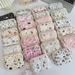 New Portable Cartoon Floral Coin Purse Multifunctional Quilted ID Holder Card Bags Key Coin Purse Cute Quilted Storage Bag