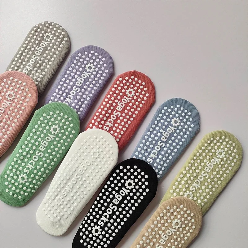 Professionelle Yoga-Socken für Damen, rutschfest, für Pilates und Indoor-Übungen, mit Kreuzriemen für Frühling und Sommer, für Bodenübungen. – Detail 2