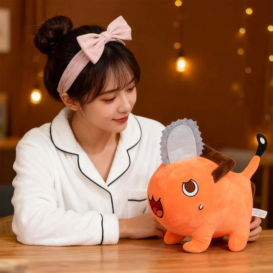 Wysokiej jakości 25-centymetrowy pluszowy Pochita z pilarką, urocze pluszowe lalki z pilarką, miękkie zabawki z kreskówek anime, poduszki, prezenty świąteczne.