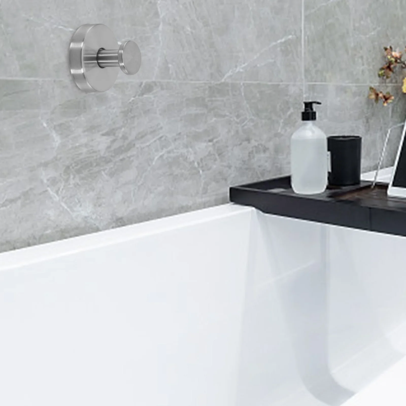 

Крючки на присосках надежно крепят аксессуары для душа: для полотенец, халатов, вязаных изделий, домашних аксессуаров, для организации хранения.